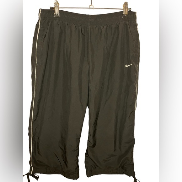 Nike Women‎ Polyester Track Capri Pants Medium - Picture 1 of 3